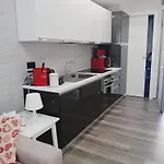 A Few Steps From Lake Como, Central Beautiful Flat アパート コモ