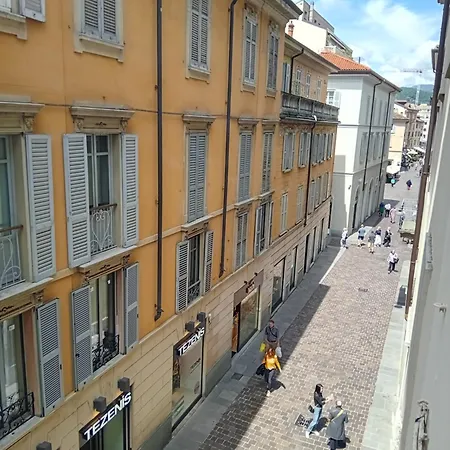 A Few Steps From Lake Como, Central Beautiful Flat *