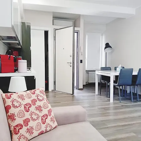 A Few Steps From Lake Como, Central Beautiful Flat *