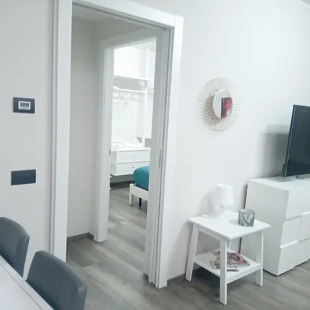A Few Steps From Como, Beautiful Flat Διαμέρισμα *